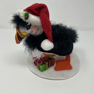NWT Annalee 6" Puffin Presents Penguin With Santa Hat And Gifts 2011